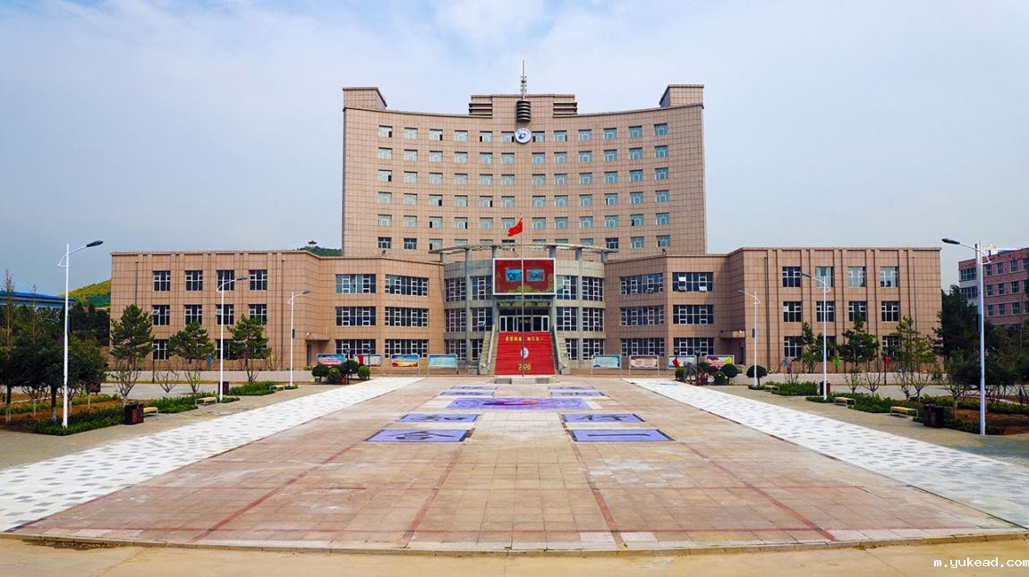 学院广场.jpg